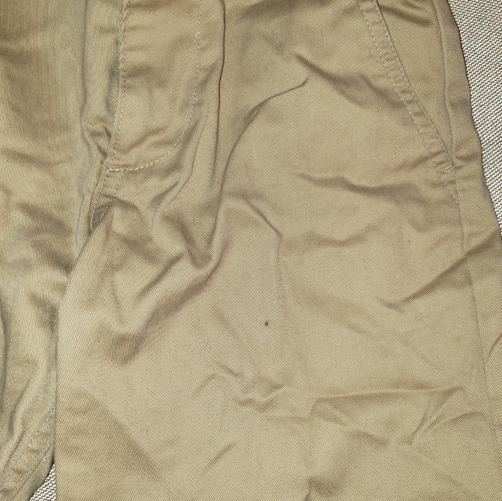 🏷 Old Navy Tan Shorts - Picture 3 of 5